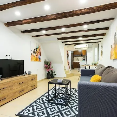 Splatzia Old Town Maizonette *